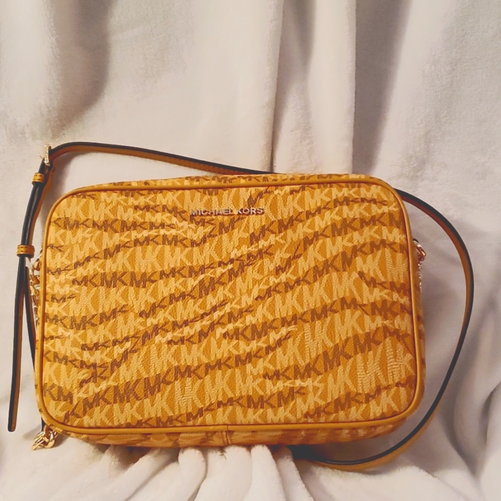 SOLD 🌟 NEW 🌟 Michael Kors Lg Jet Set Crossbody Bag - Picture 3 of 9
